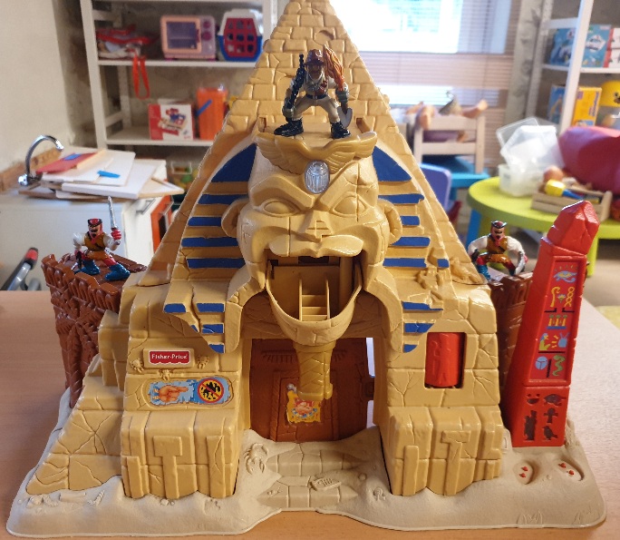 LA PYRAMIDE MYSTERIEUSE