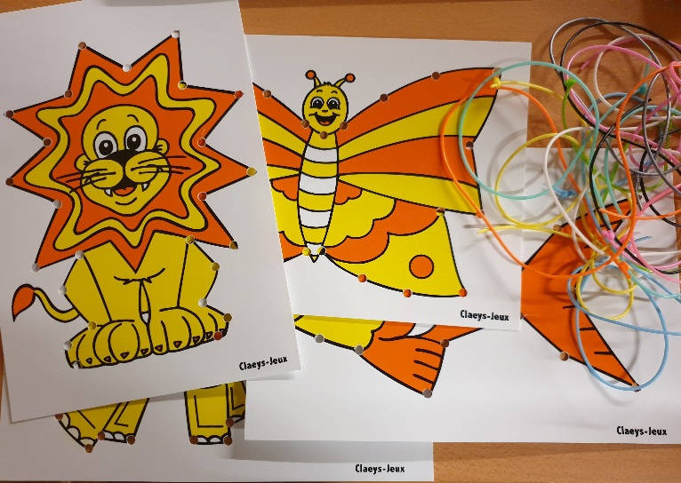 JEUX DE LAÇAGE SCOUBIDOU